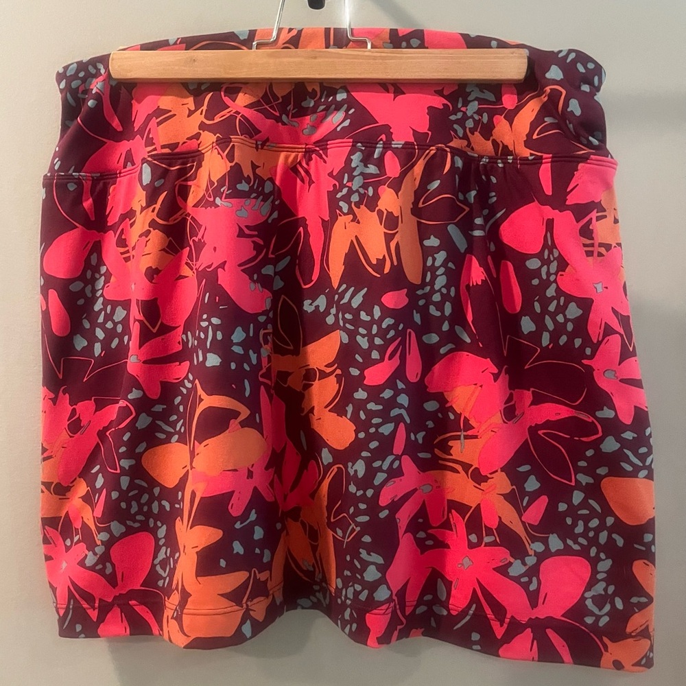 Title Nine Dream On Skort 16” Floral Breeze Size Large
